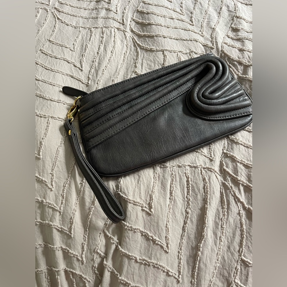 Urban Expressions, Gray Leather Wristlet Clutch